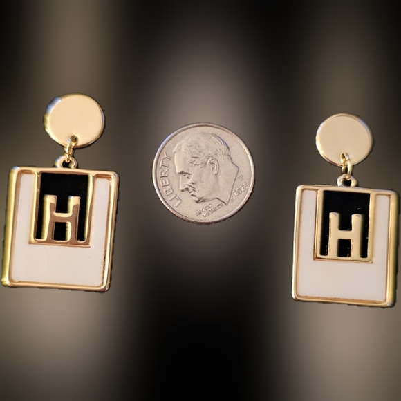 H initial earring - Picture 5 of 6